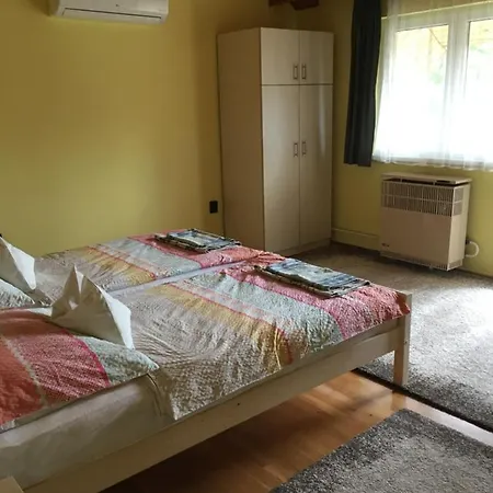 Butyka Ferencné Affittacamere 2*