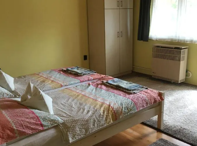 Ferenc Vendeghaz Πανσιόν 3*