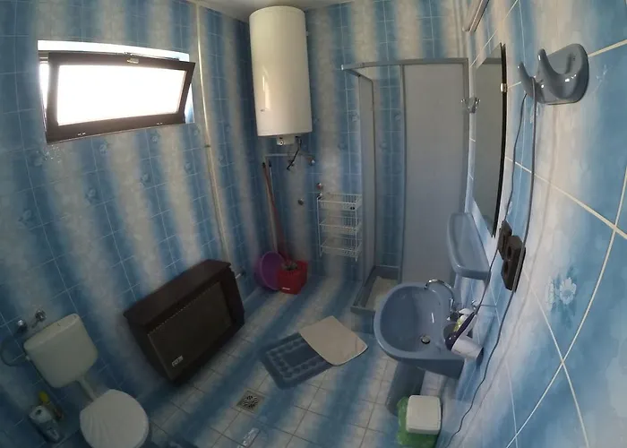 Ferenc Vendeghaz 3* ヘーヴィーズ