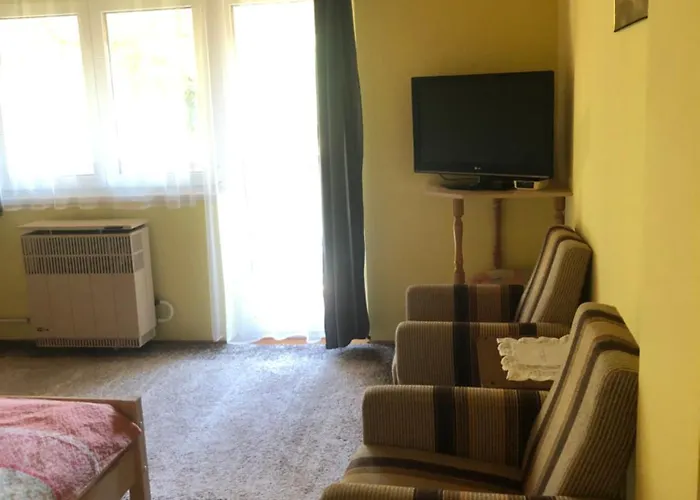 Ferenc Vendeghaz Πανσιόν